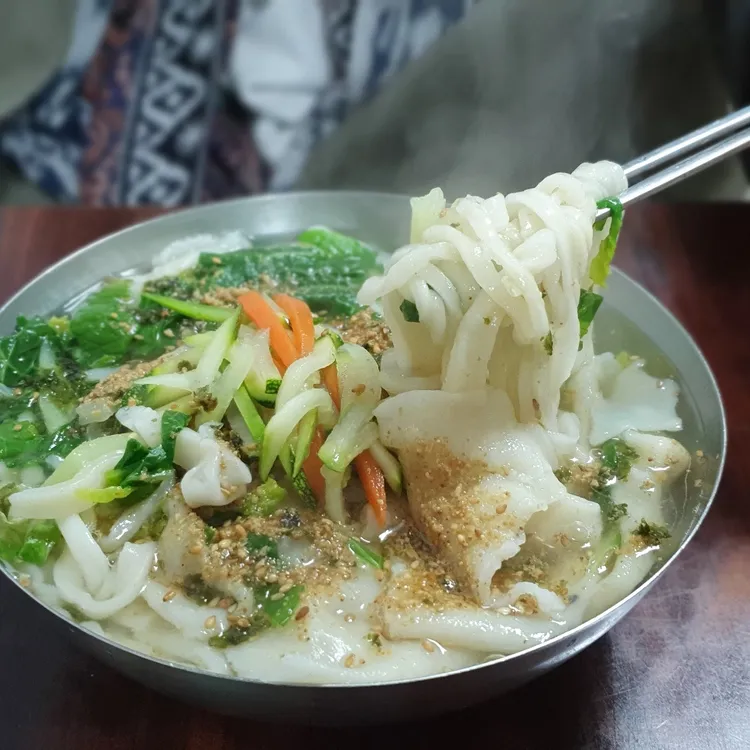 [맛집 탐방] 60년 전통 ‘할매손칼국수’… “비법은 정성입니다”